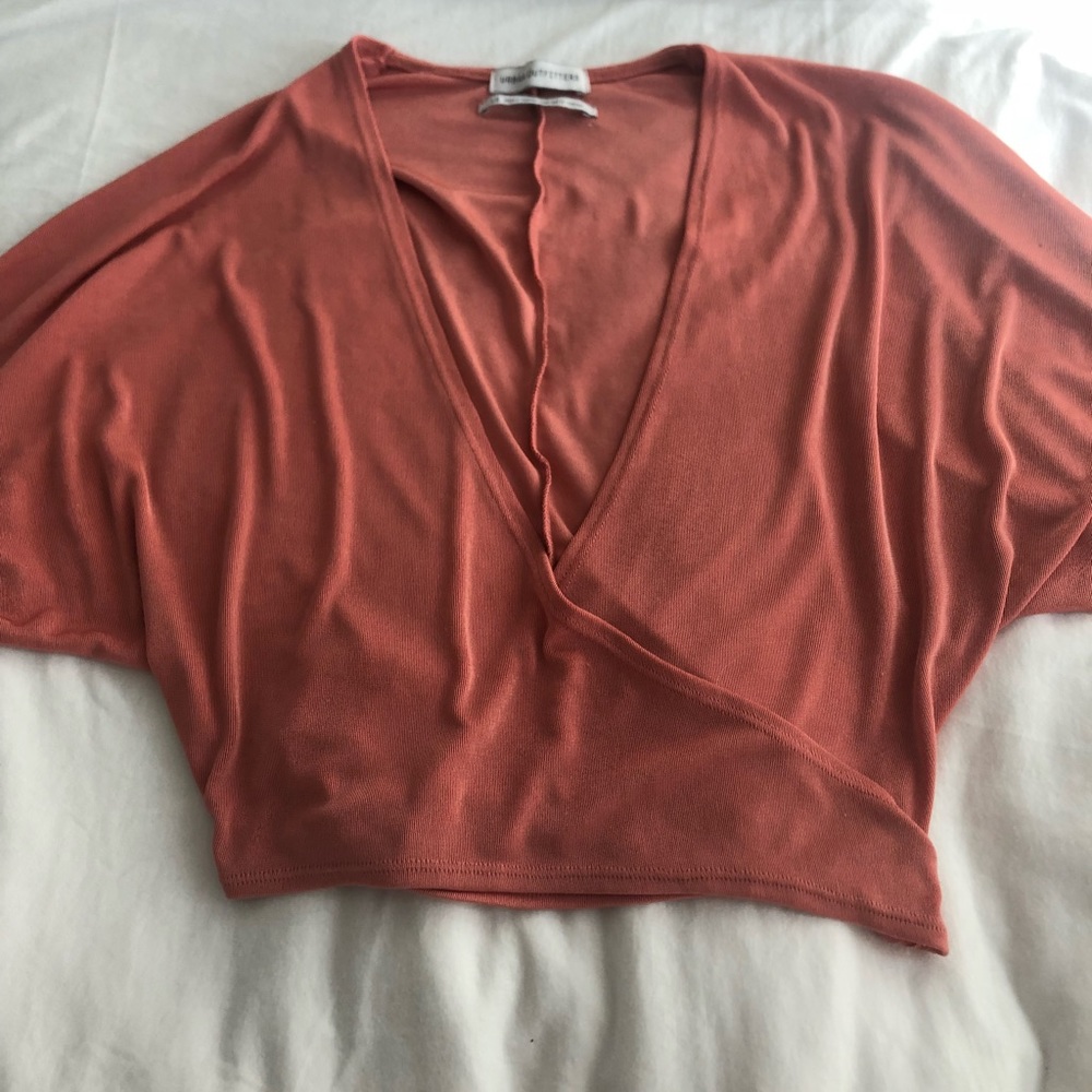 CUTE SUMMERY URBAN OUTFITTERS TOP